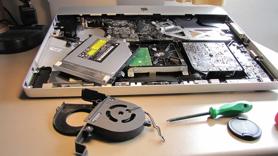 Best Ways to Clean Laptop's Ports and Vents